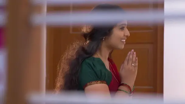 Mother's Day Special - Kalyani misses her mother - Chembarathi