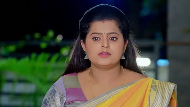 Pallavi and Chanti Expose Venkat