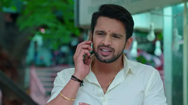 Nidhi gets Annoyed by Karna’s Playful Antics