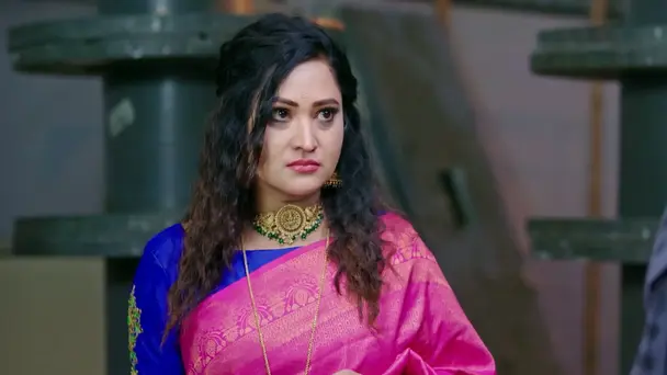 Neelu Stabs her Brother