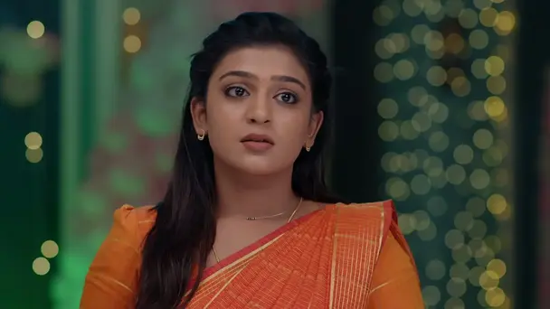 Manjula Plans to Frame Chiranjeevi of Theft