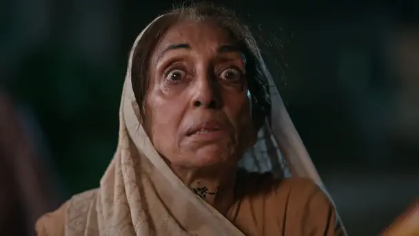Baa Beats Up Narendra - Tu Hi Re Dil Mein