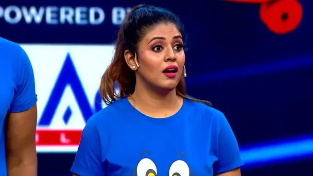 Janani and Iniya Compete With Each Other