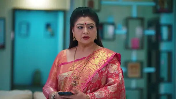 Shakunthala Tries to Reach Jaydev