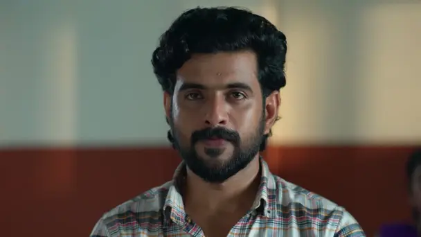 Rithika Interrupts Raju's Hearing