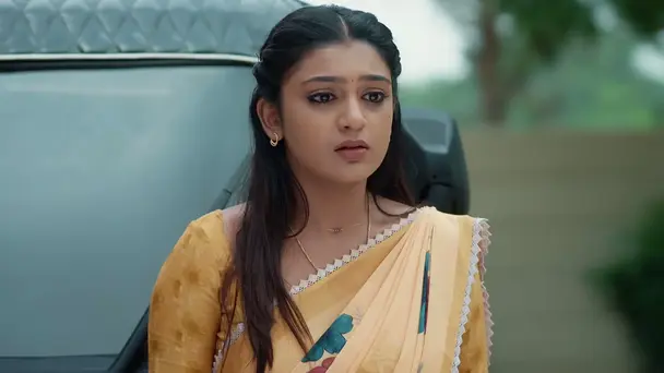 Vijayashanthi Learns that Chiranjeevi is the Donor