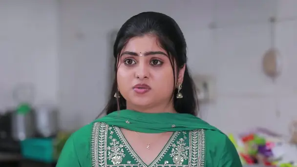 Amutha Ridicules Meena
