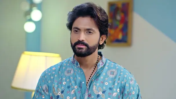 A Mysterious Call Makes Ambika Panic