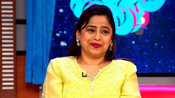 Medha Manjarekar Boards Subodh's Bus