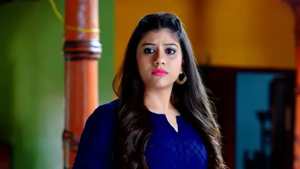 Devan Takes Vaidehi’s Photo