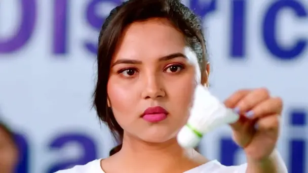 Araj Rushes to Diya's Aid