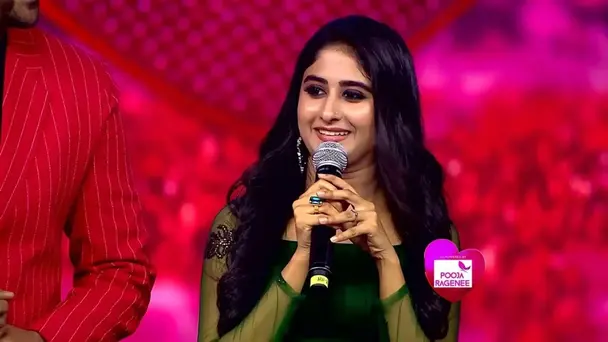 Vijay and Shruthi Come on Stage