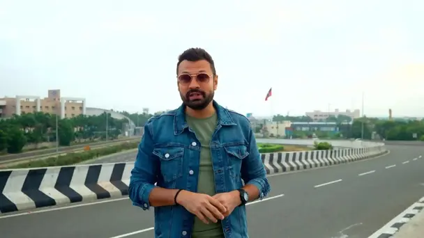 Rakesh Raghunathan Arrives at Coimbatore