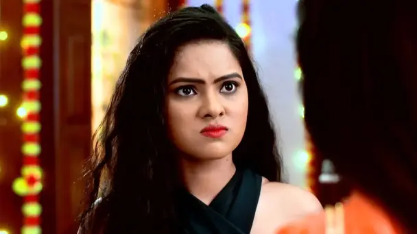 Kammo Snatches Geet's Bracelets