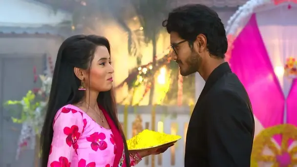 Pari's Special Holi Celebration