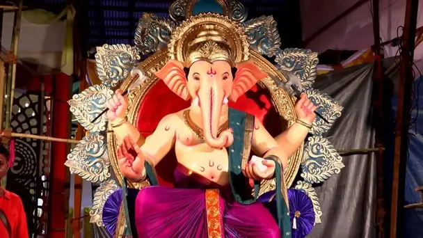 Vidisha Visits Mumbai Central's Ganesh Pandal