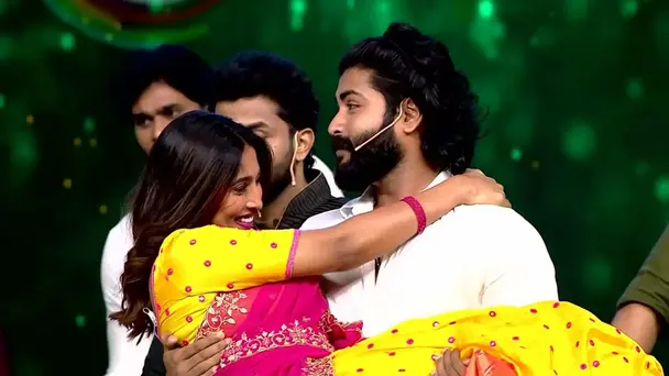 A Hilarious Task by Puvi and Deepa