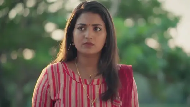 Arya Buys Anjali a Pair of Earrings
