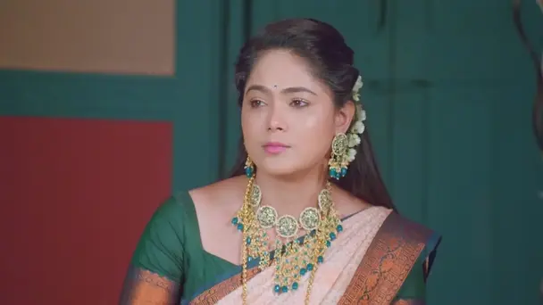 Veeraya Deva Sees Paarvathi-Lakshmi's Similarities