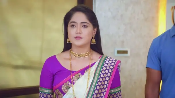 Paarvathi Gives a Stern Warning to Ratnaveni