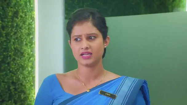 Janani Calls Paarvathi