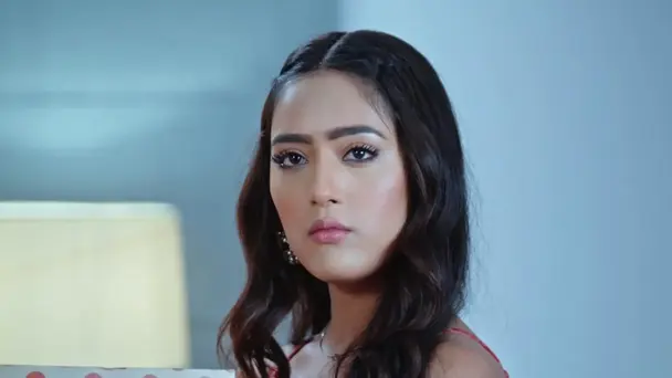 Heer Smashes a Cake on DJ’s Face