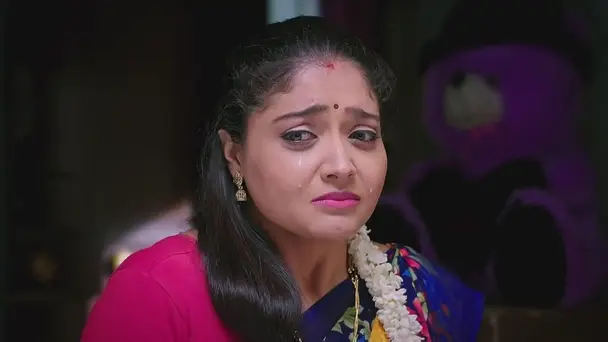 Girija and Gowri See the Child's Birthmark