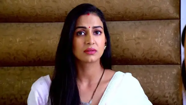 Simran Tries to Comfort Paavni