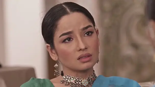 Anushka Pretends to Faint