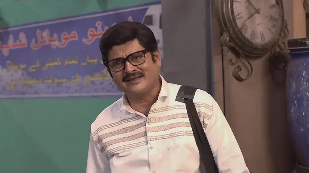 A Woman Becomes Tiwari's Support in Karachi