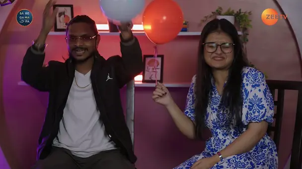 The Contestants Play the ‘Pictionary’ Game