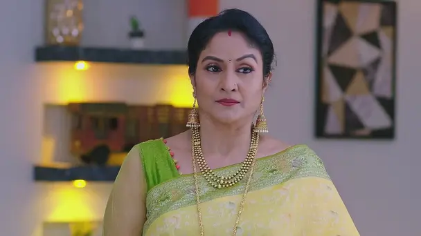 Sharvari Gets a Shocking Message