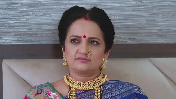 Charuhas Talks to Aaji about Akshara 