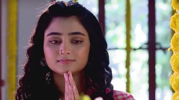 Durga Threatens Billa's Goons