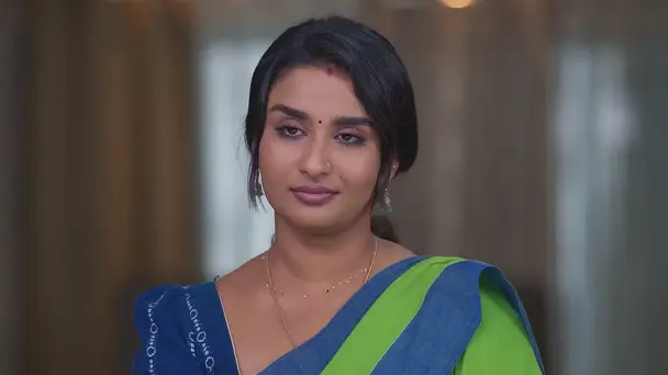 A News Stuns Shakuntala - Nenjathai Killathe 