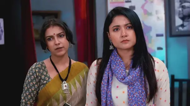 Parna and Abhishek's Discussion - Neem Phooler Madhu