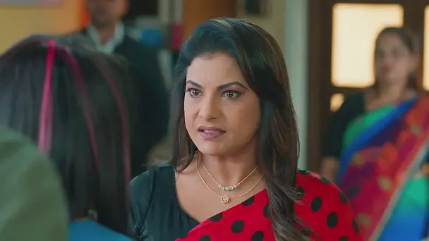 Kanchan Stops Neel and Riddhi's Marriage