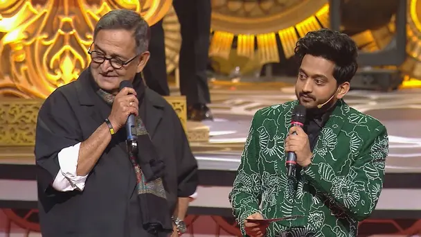 Discussion about the Event's Menu - Zee Chitra Gaurav Puraskar 2025