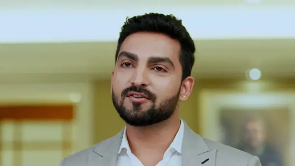 Seetha Gives a Pleasant Surprise to Siri