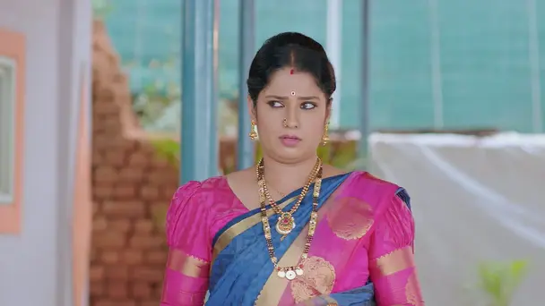 Rajeshwari Plans to Usurp Padma's Eatery and Home