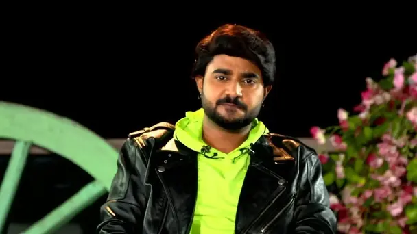 The Contestants Join a Questionnaire Round