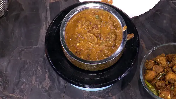 Asha Prepares Chicken Thoran