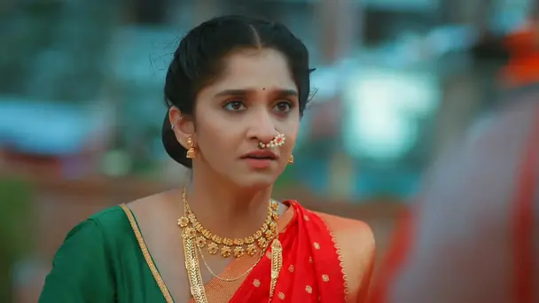 Taarini Saves Rekha from Danger