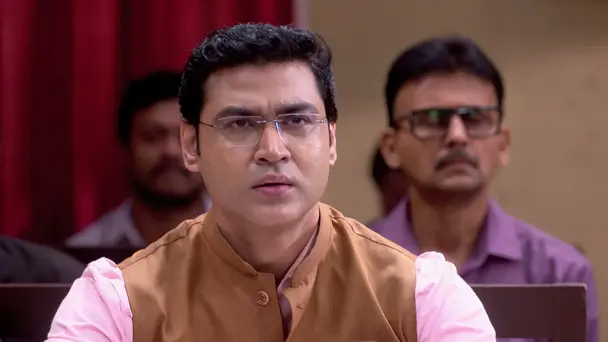 Clues Hidden in Dwoipayon's Glasses