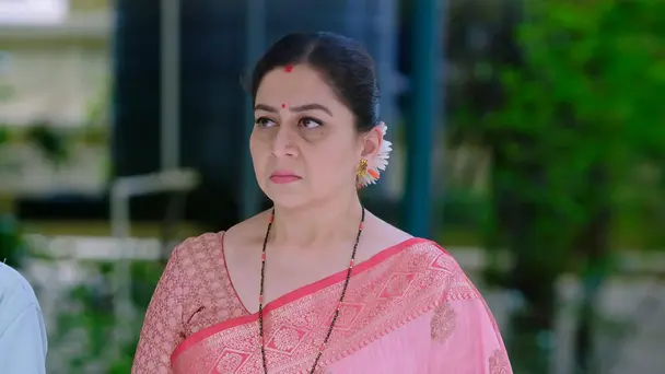 Sharmila Urges Sharvari to Surrender to the Police