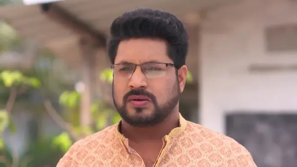 Abhi Discusses Raghav's Gift