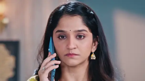 Dayanand Tries to Slap Padmini