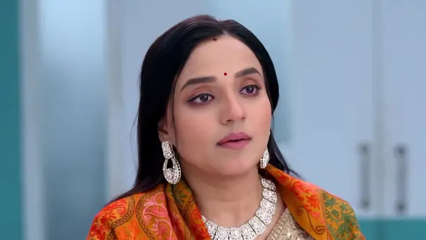 Bijaya Welcomes Nandini to the Lahiri House