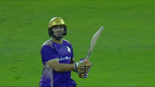 SIX! Aggressive intent on show as Sharafu launches another towering maximum