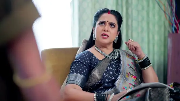 Ramadevi Gives a Piece of Her Mind to Jayaraman